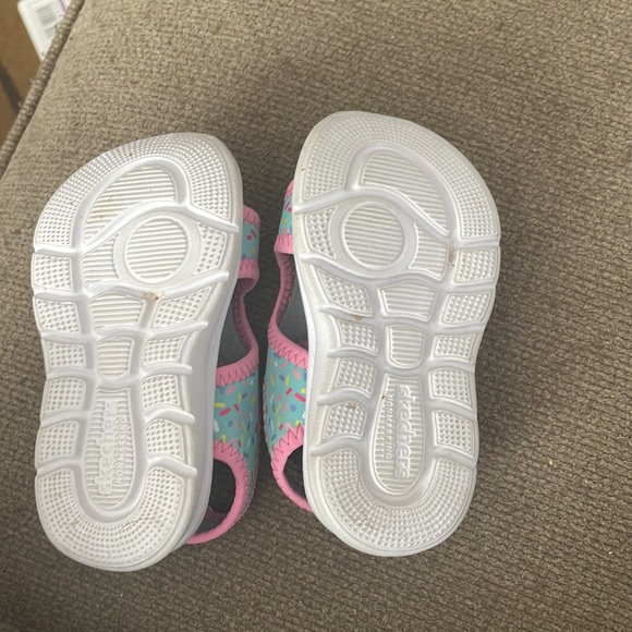 Sketchers ice cream sandals - Picture 2 of 3